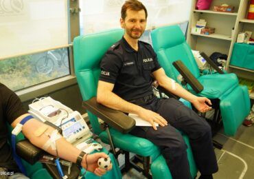 Policjanci i pracownicy z KWP w Bydgoszczy honorowo oddali krew